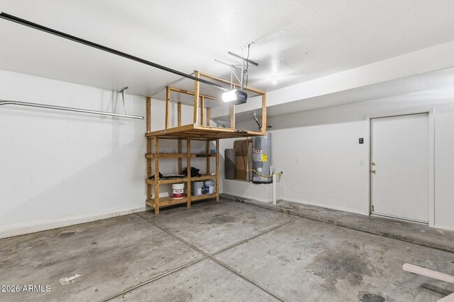 Building Photo - 14779 W Bloomfield Rd