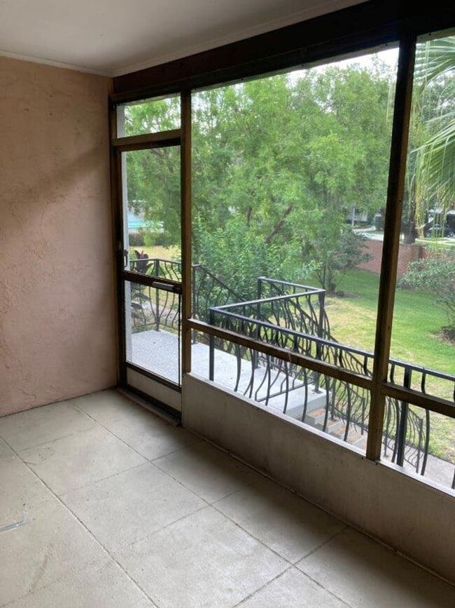 Building Photo - 3 Bedroom 2 Bathroom Condo at Palomar Plac...