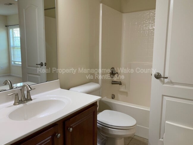 Building Photo - 512 Sandy Whispers Pl