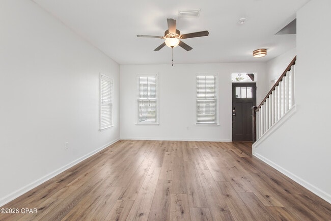 Building Photo - 413 Raven Ln