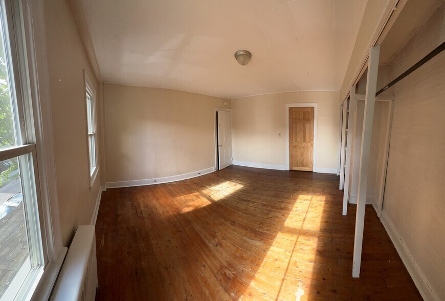 Primary Photo - 29 N Union St