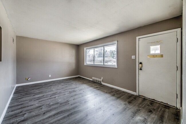 Building Photo - 1700 Patterson Rd
