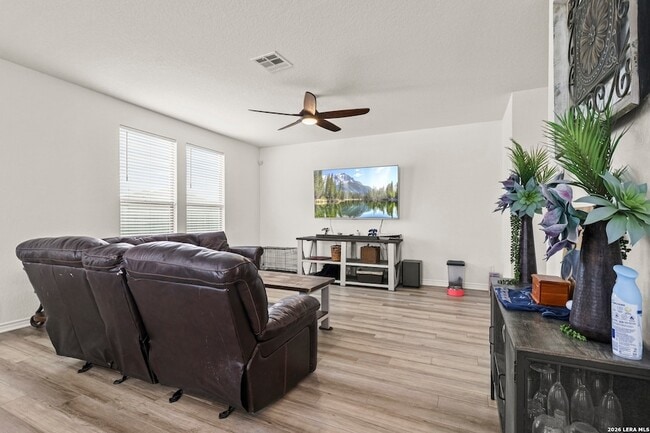 Building Photo - 355 Deer Crest Dr