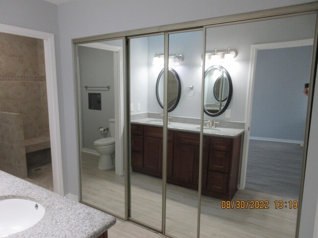 Building Photo - 320 W Fort Morgan Rd