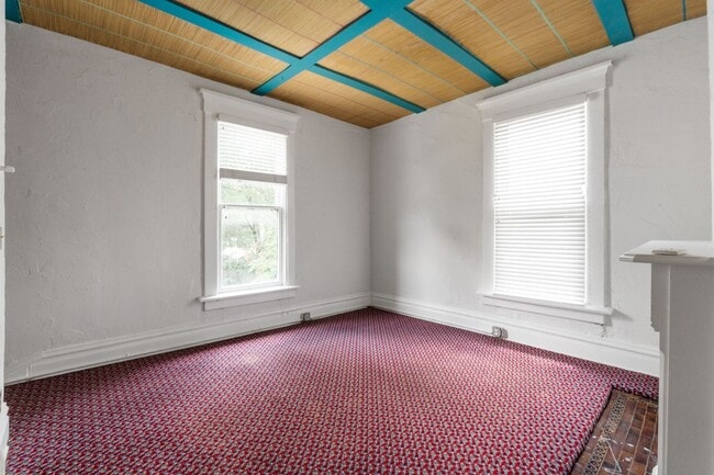 Building Photo - Huge Brick House in Victorian Village/Short North, Beautiful Woodwork 3 Car Garage and Swimming pool