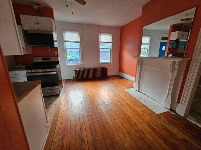 Building Photo - 2 bedroom Cozy Bungalow in Etna!