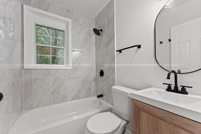 Building Photo - Charming Newly Renovated 2-Bedroom Home Near Murray Hill!