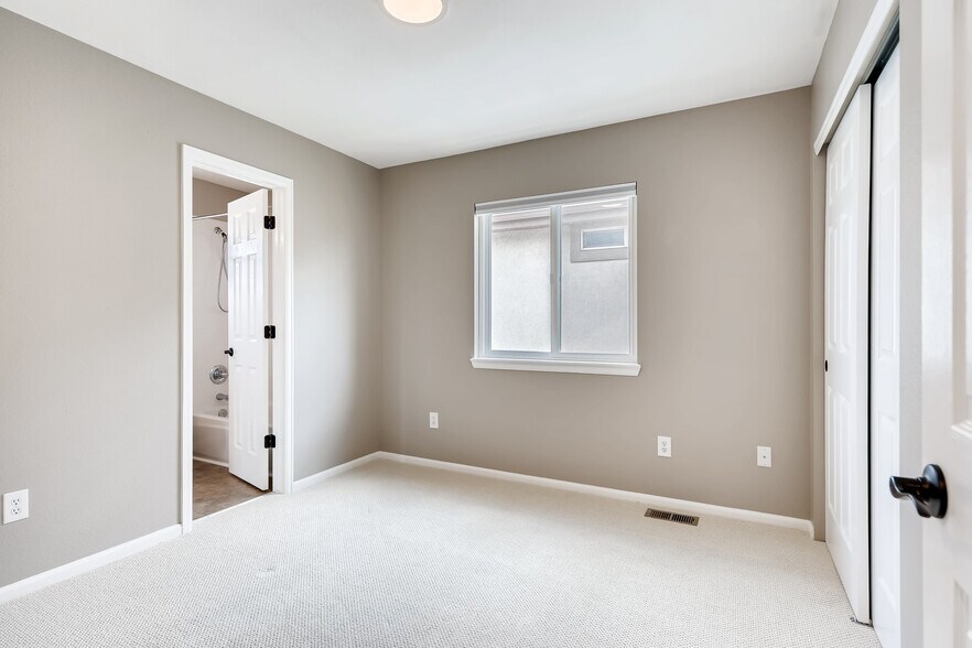 Building Photo - 3246 Astorbrook Way