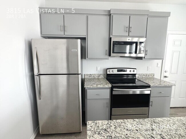 Building Photo - 3815 Las Vistas Ln