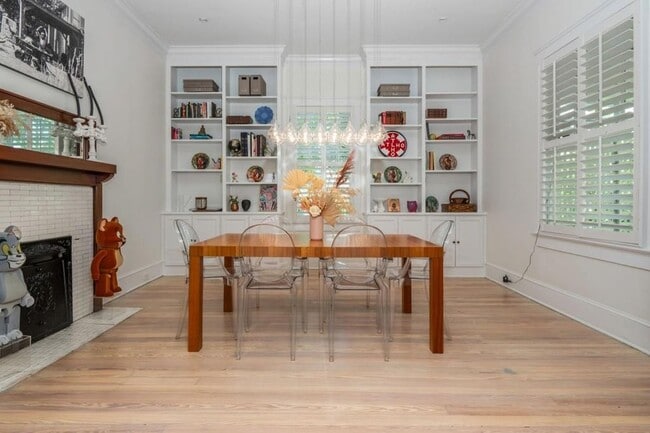 Building Photo - 242 Haralson Ave NE