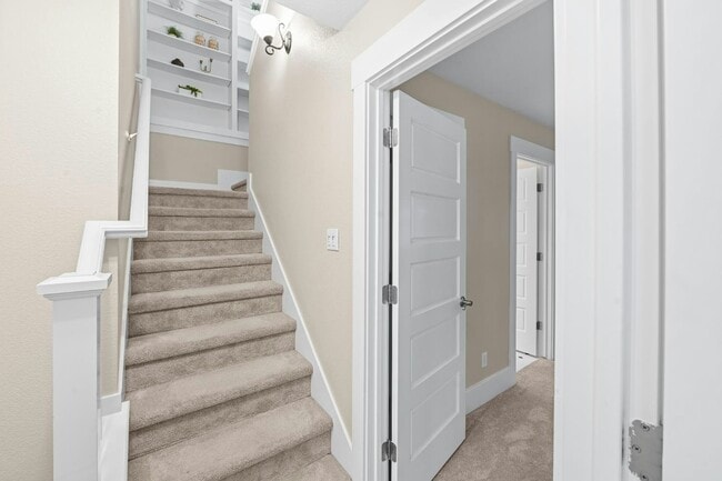 Building Photo - 449 J St