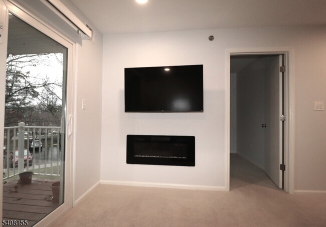 Building Photo - 11 Brookside Ln