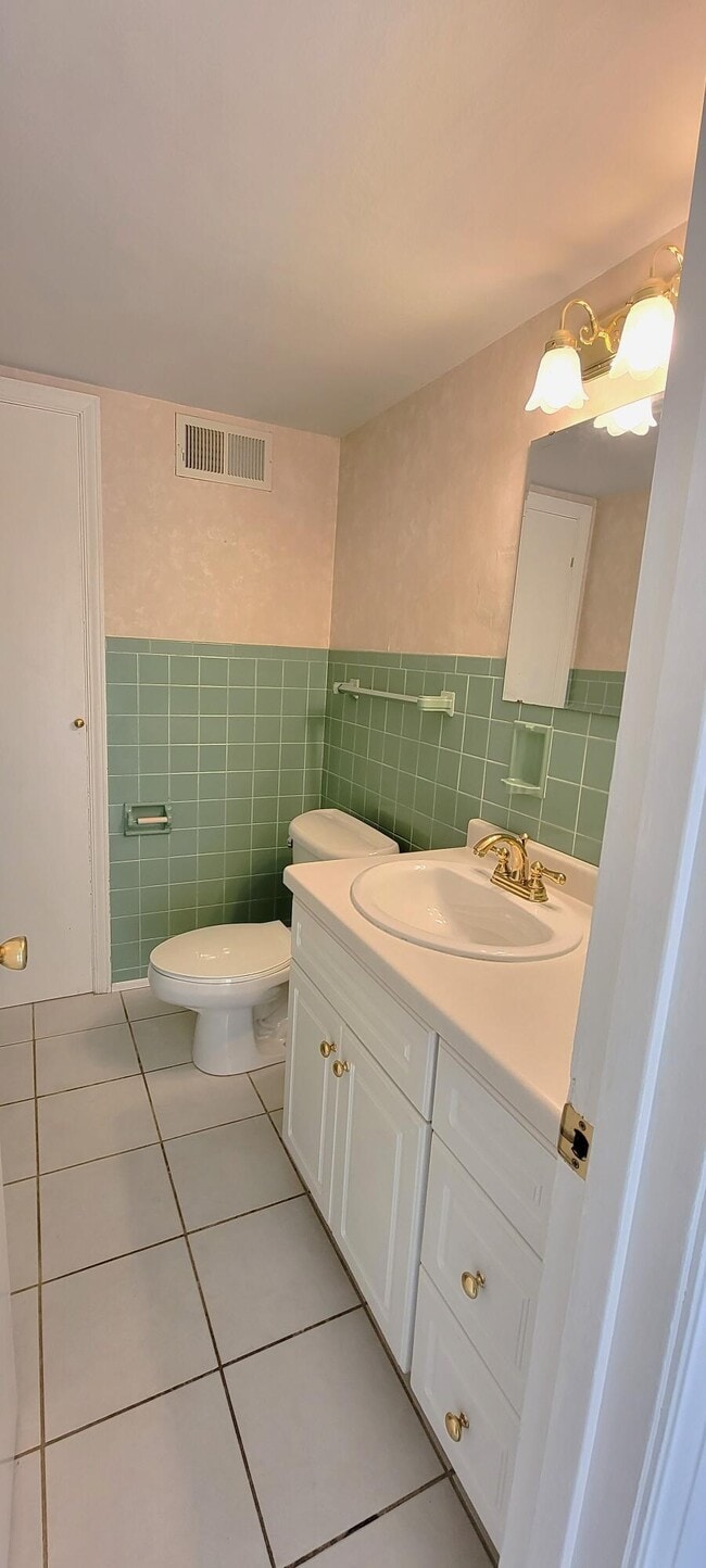 Building Photo - 2626 N 73rd St