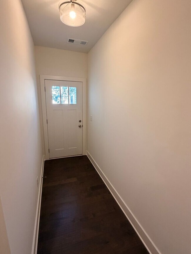 Building Photo - Unwind in Winder, with a Beautiful 3 Bed 2.5 Bath Townhome!