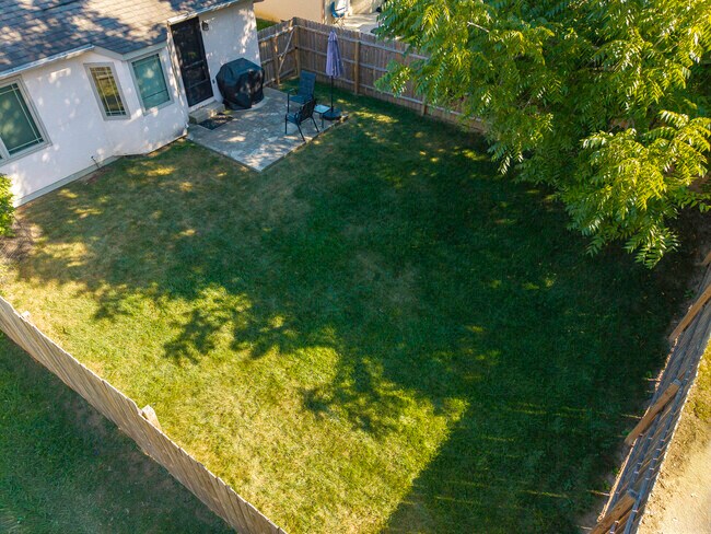 Fenced-in backyard - 67 Groton Dr