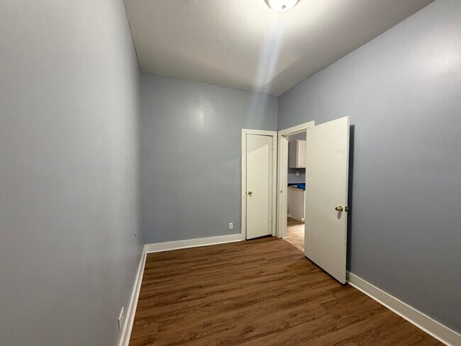 Building Photo - 6006 S Marshfield Ave