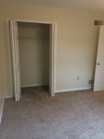 Building Photo - 1520 Tussey Ct