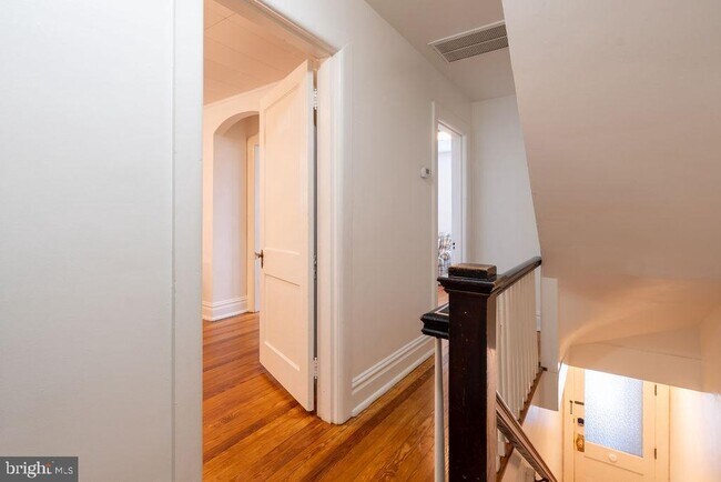 Building Photo - 315 Frederick St