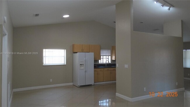 Building Photo - 219 SE 8th St