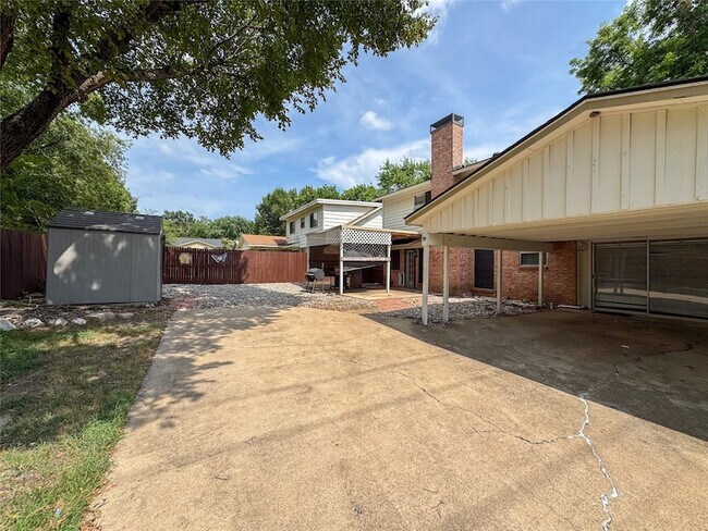 Building Photo - 1213 Idlewood Dr