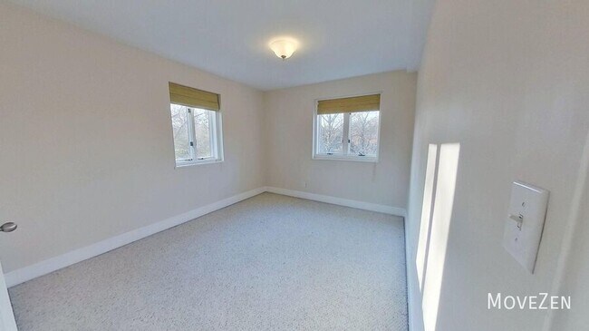 Building Photo - 2425 Vail Ave