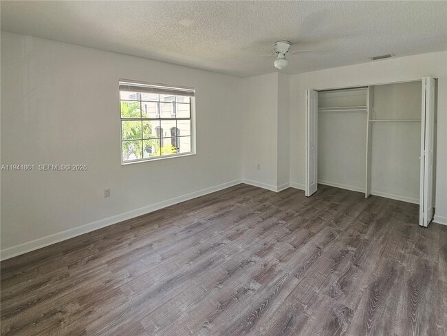 Building Photo - 6617 SW 10th St