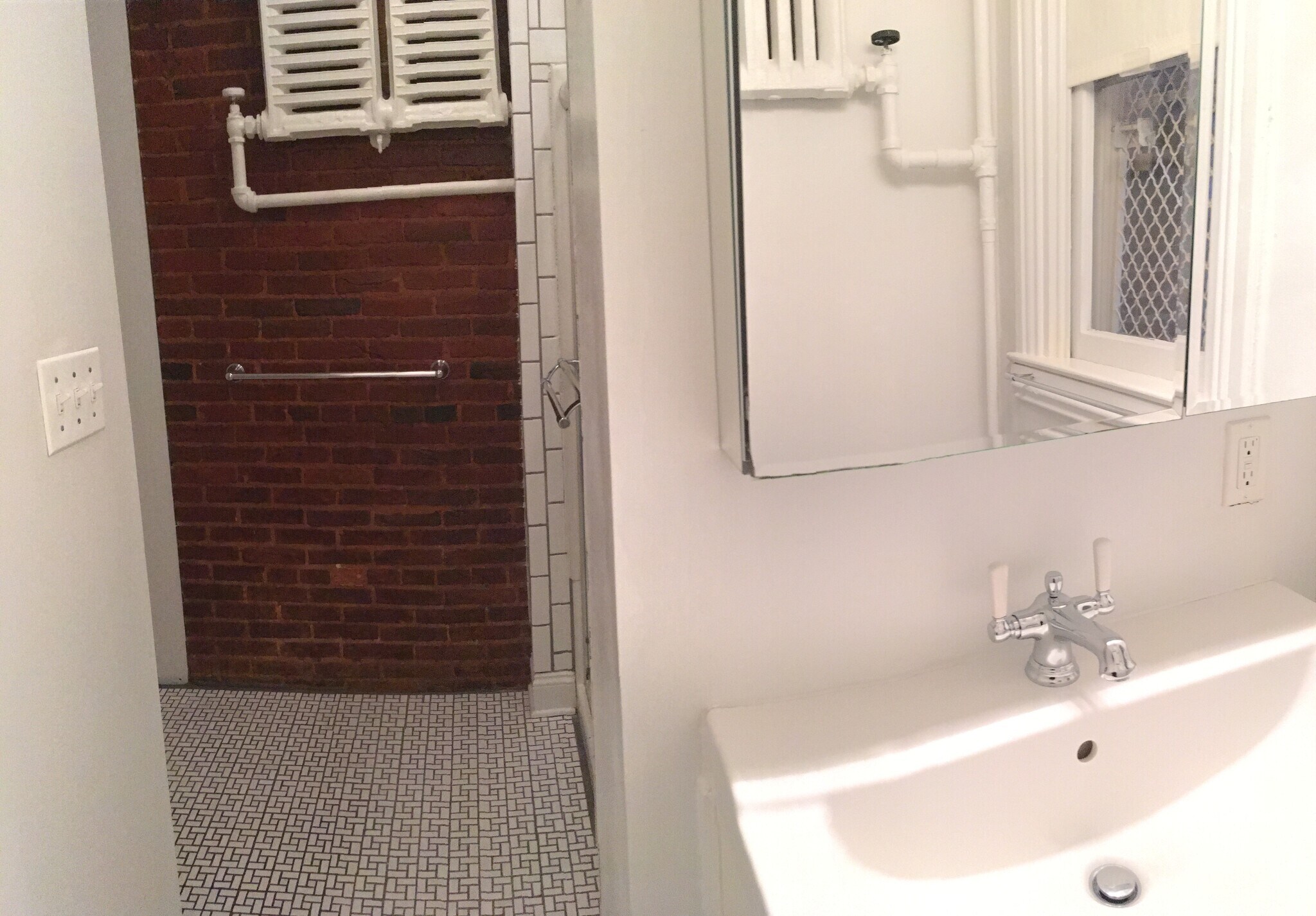 Building Photo - 221 W Lanvale St