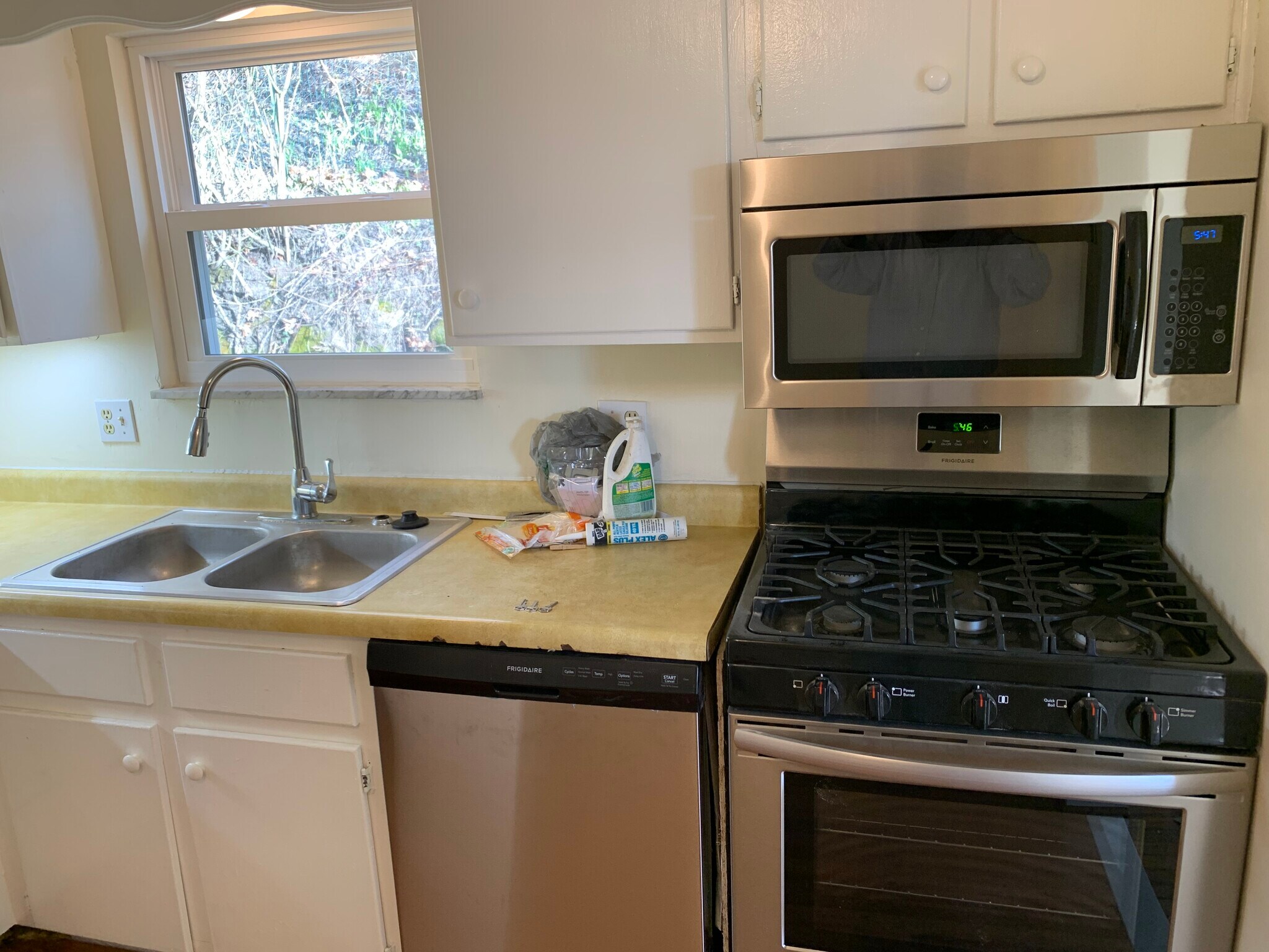 Building Photo - 4268 Sample Ct
