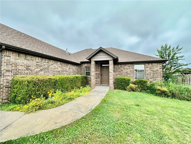 Building Photo - 441 Sorrento Dr