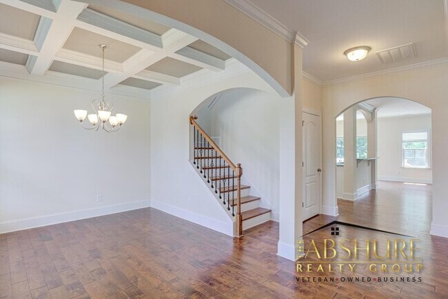 Building Photo - 112 Cahors Trail