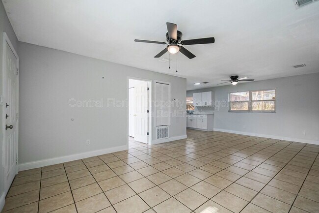 Building Photo - 21 E Celeste St