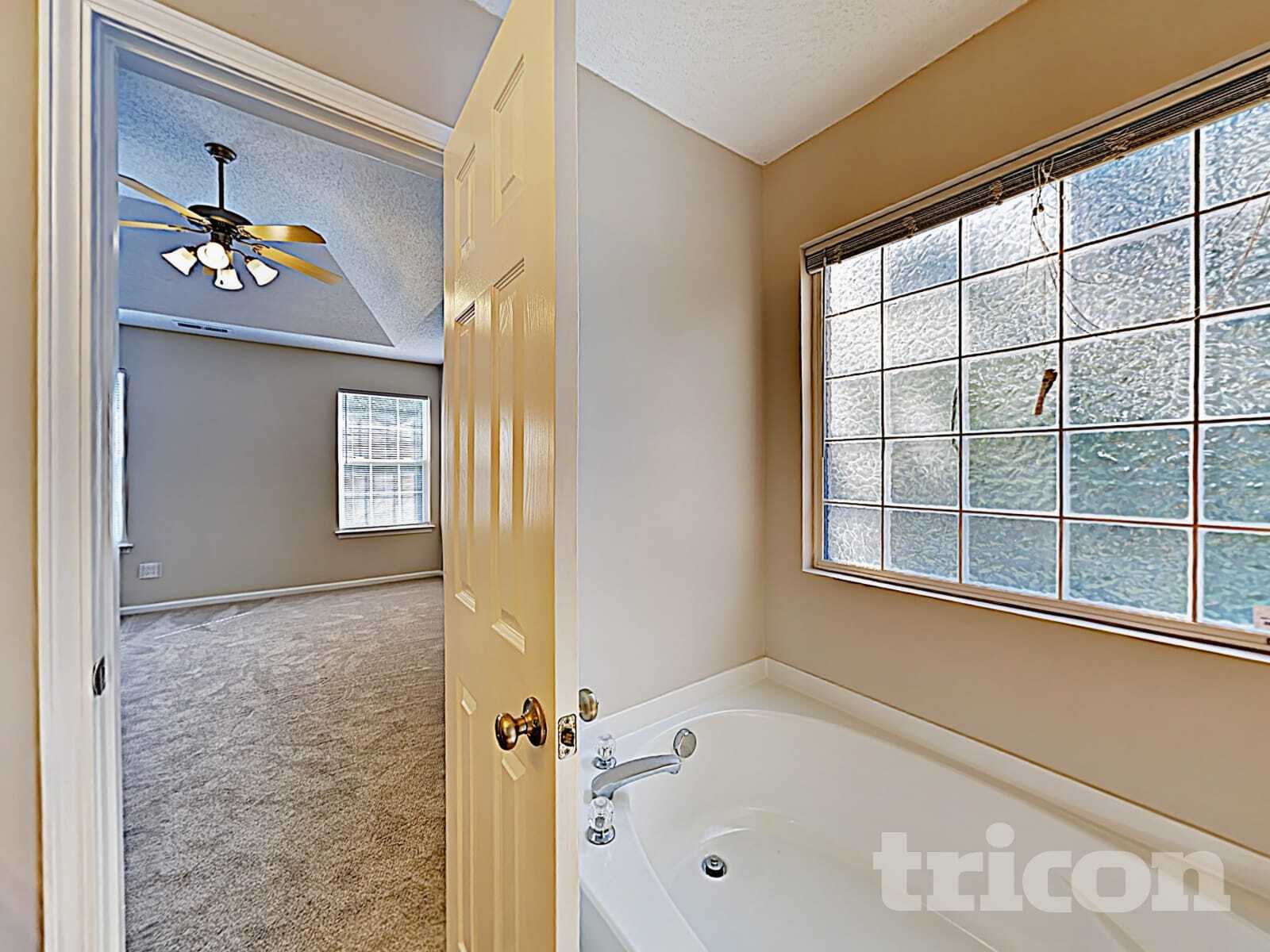Building Photo - 218 Glencroft Dr