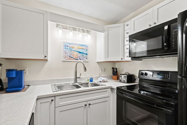 Building Photo - 1890E Auburn Ln