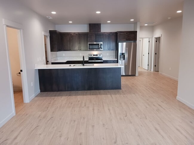 Building Photo - Fantastic Brand New 1 Bedroom Townhouse