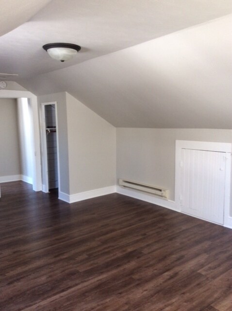 Building Photo - Germania