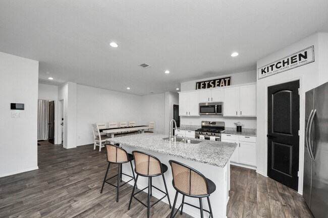 Building Photo - 22939 San Giorgio Ct