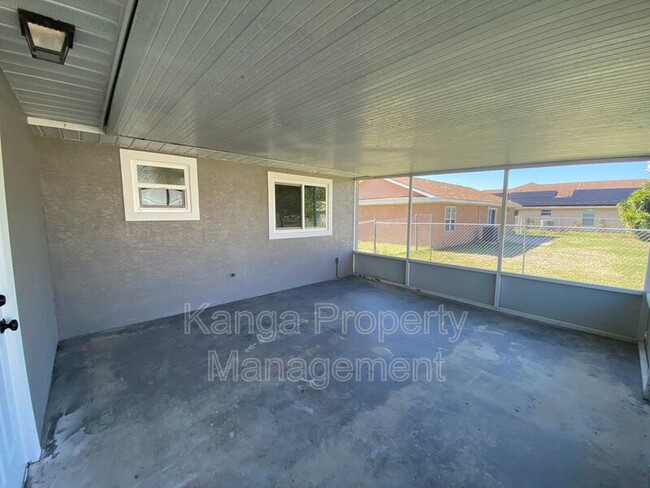 Building Photo - 757 NW Bayard Ave