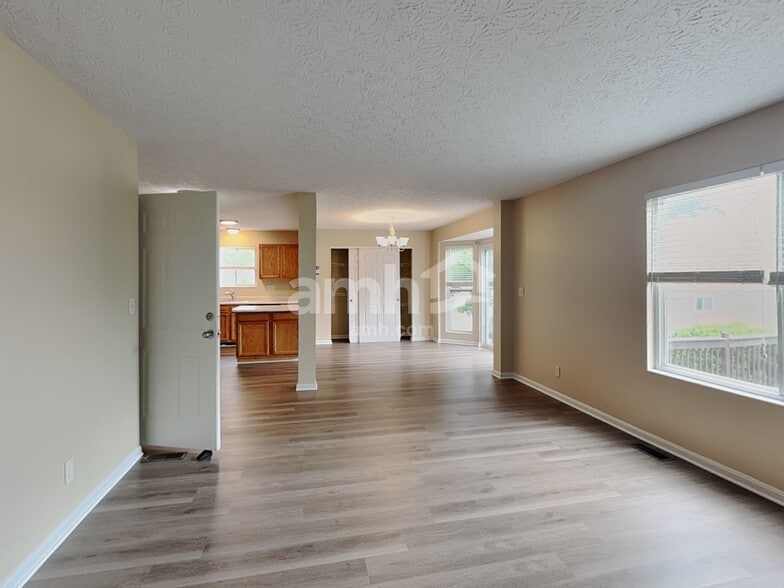Building Photo - 563 Tupelo Dr
