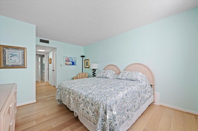 Building Photo - 3540 S Ocean Blvd