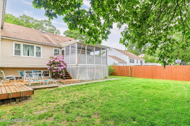 Building Photo - 24 Peach Tree Rd