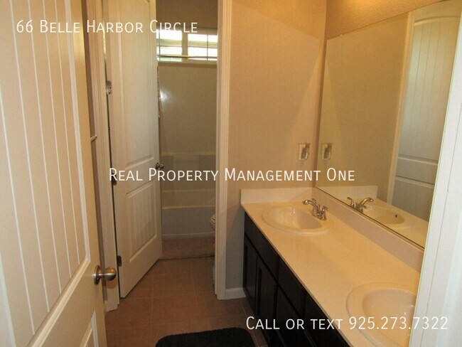 Building Photo - 66 Belle Harbor Cir