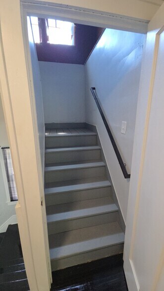 Building Photo - 485 Sawyer St