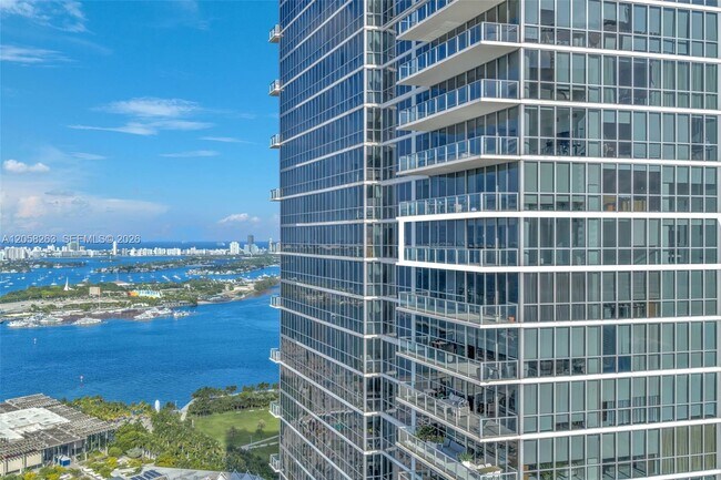 Building Photo - 1100 Biscayne Blvd