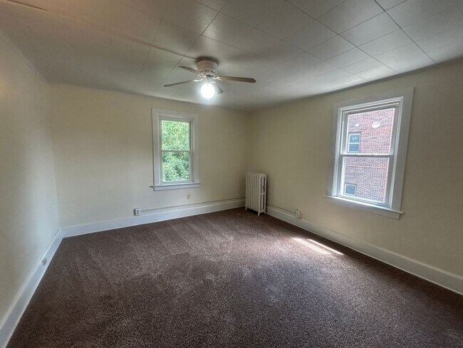 Building Photo - 1418 12th Ave