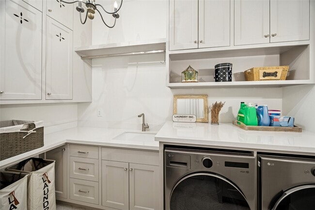 Building Photo - 2031 Sheridan St