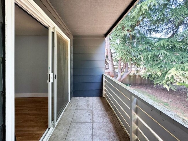 Building Photo - 519 Cinderella Loop