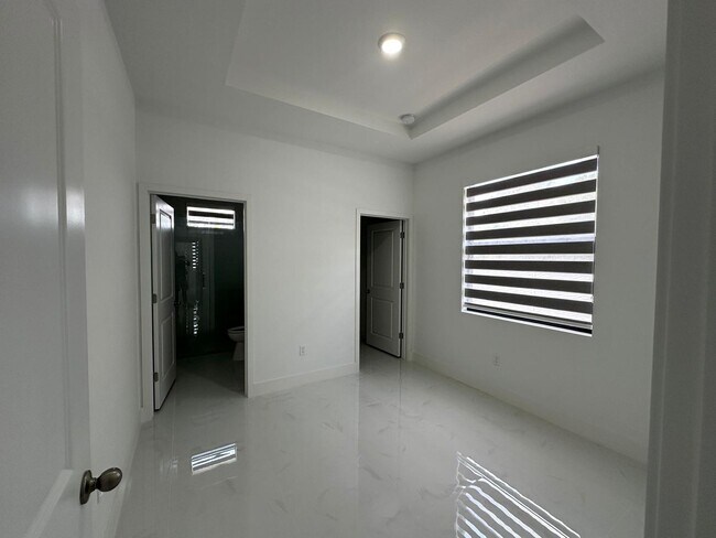 Building Photo - 6033 Kumquat Cir
