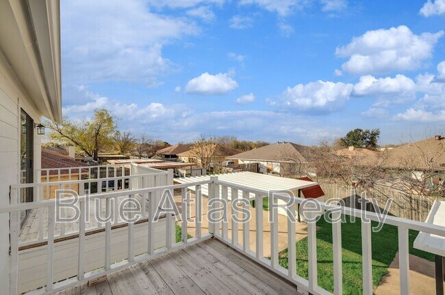 Building Photo - 2300 Indigo Ln