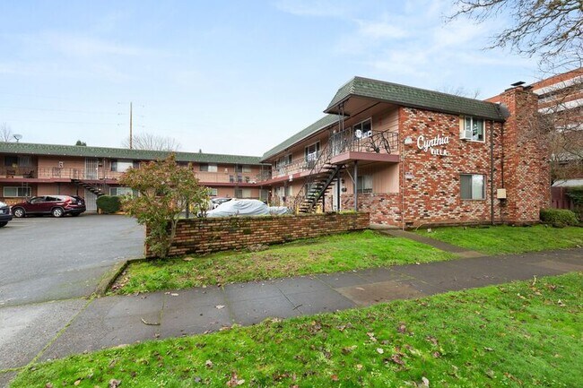 Building Photo - 2945 SE Washington St