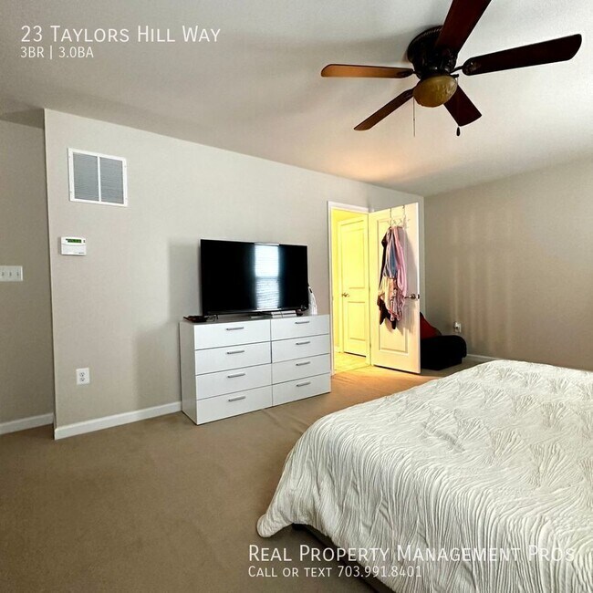 Building Photo - 23 Taylors Hl Wy